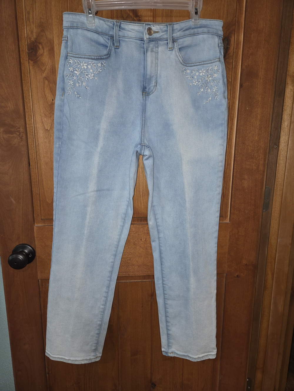LC Lauren Conrad Light Blue High-Rise Jeans with White Pocket Embroidery